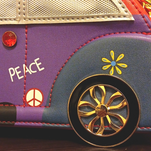 Beautiful Vintage Car Handbag 🚗 - Picture 9 of 10